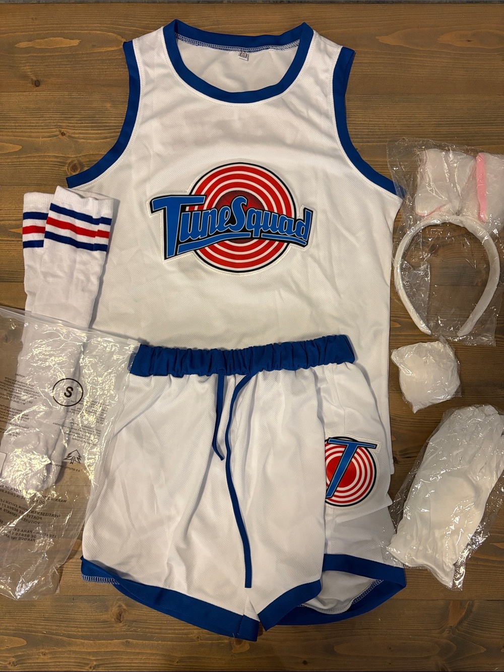 TuneSquad White & Blue Women's Shorts & Tank Set- Tweety